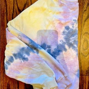 Girls American eagle tie-dye sweatshirt size medium